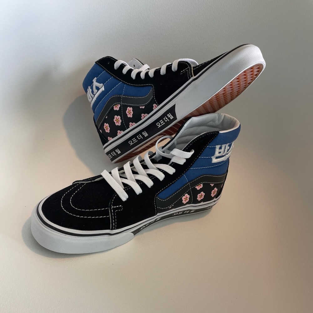 Vans Sk8-hi (korean typography) (SAMPLE) (UNWORN) (Mens 9)